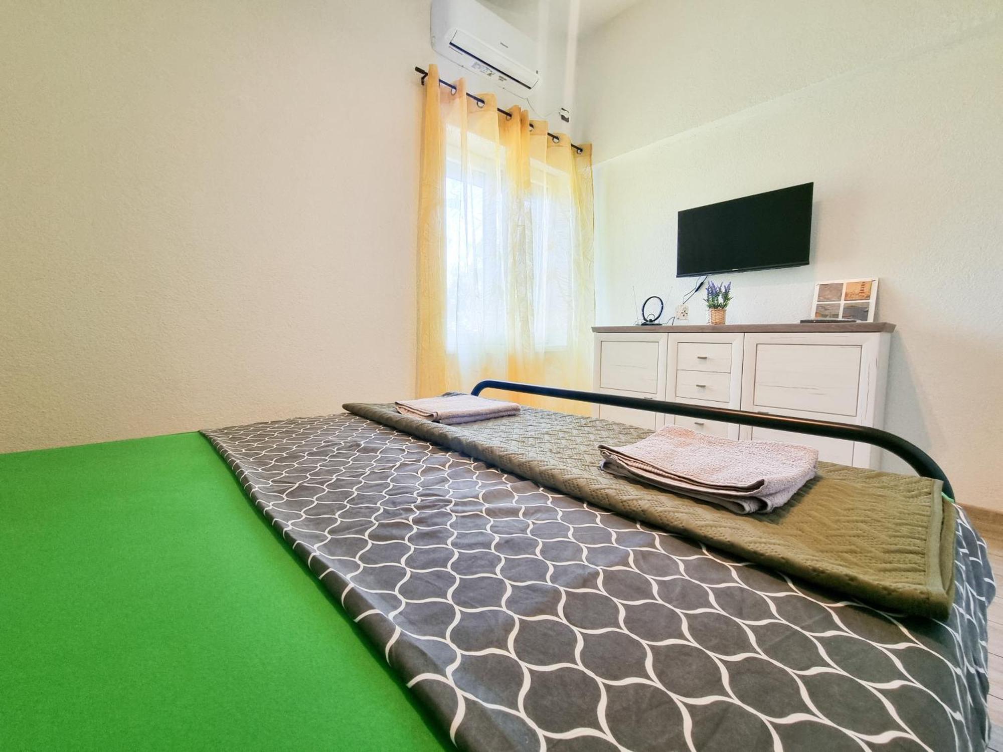 Apartmani 1 Pinezici Luaran gambar