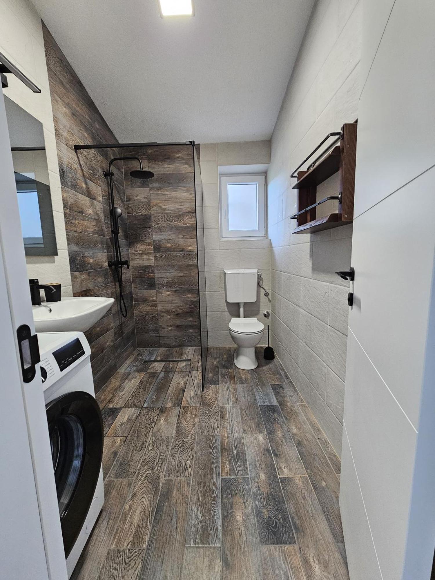 Apartmani 1 Pinezici Luaran gambar