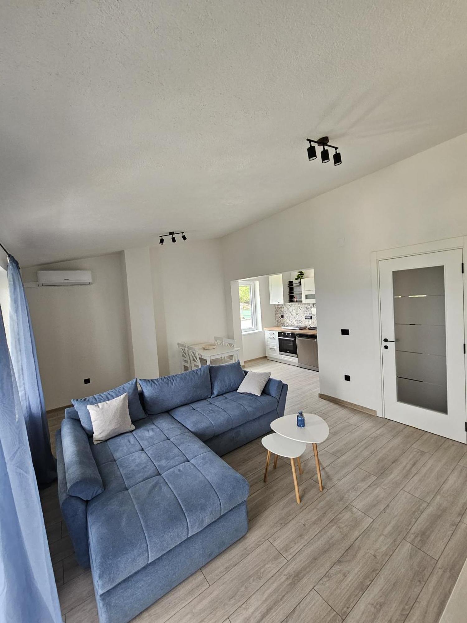Apartmani 1 Pinezici Luaran gambar